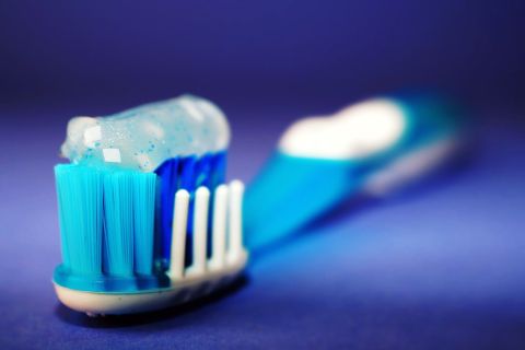 beautycologa dentifricio gel toothbrush 2589480 1280