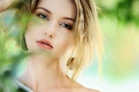 elastina beautycologa melan cholia j 8eihma9qm unsplash